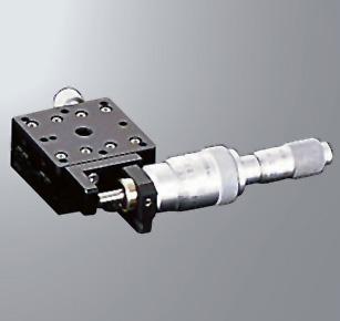 The B11-40DR has the micrometer in the opposite operation direction from the B11-40D stage. 